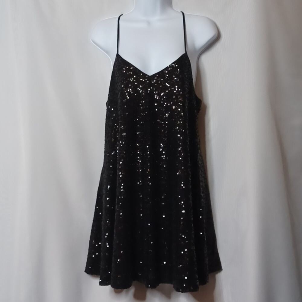 PEARL GEORGINA CHAPMAN of MARCHESA Sequin Dress. 10